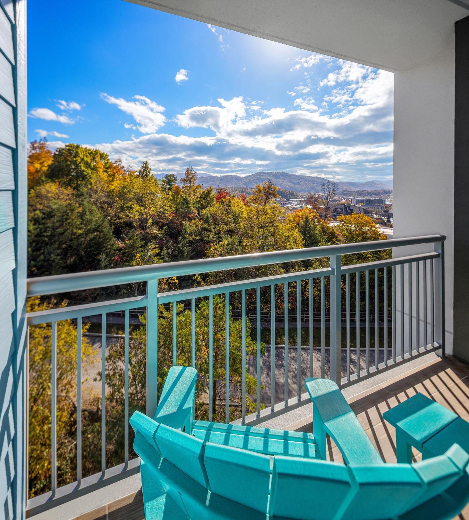 Compass By Margaritaville Hotel Pigeon Forge Exterior photo