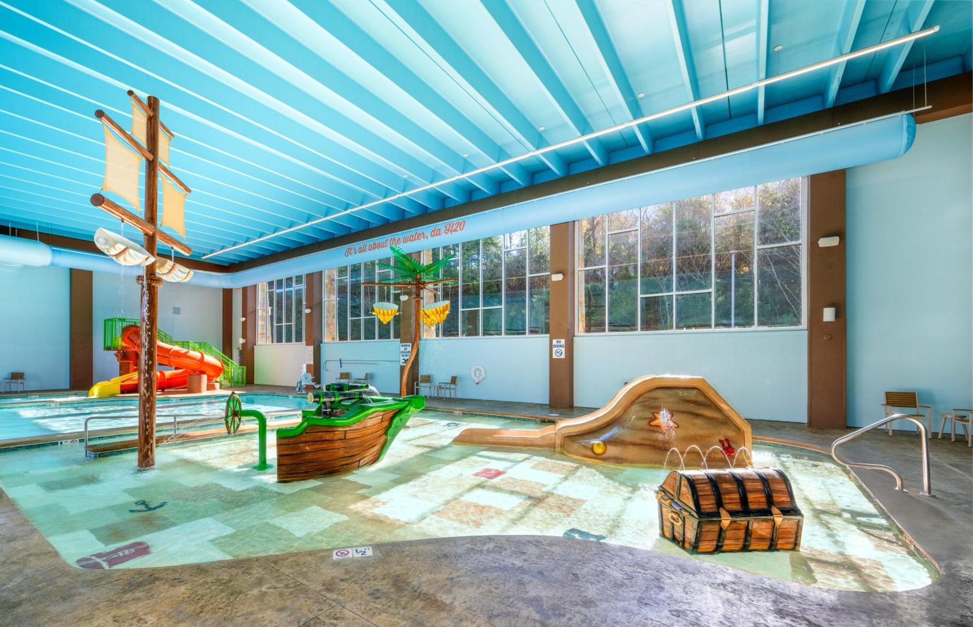 Compass By Margaritaville Hotel Pigeon Forge Exterior photo